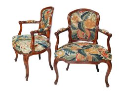 Sieges | Subert Paire De Fauteuils En Noyer, Recouverts De Broderies Au Petit Point, Turin Vers 1750