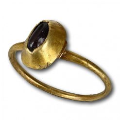 Bijouterie, Joaillerie | Matthew Holder Bague Etrier Medievale Sertie D'Un Grenat Cabochon, Angleterre 13E/14E Siecle