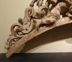 Directoire | La Crédence Arche En Bois Sculpte A Deux Anges Musiciens, Inde, Tamil Nadu 19E Siecle