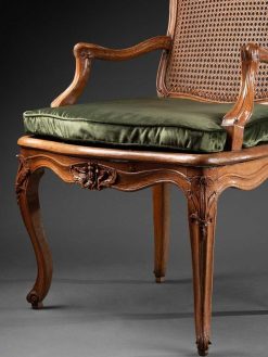 Louis Xv | Galerie Delage Paire De Fauteuils Cannes A La Reine Par Jean Avisse