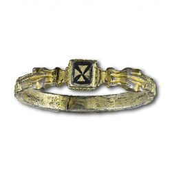 Bijouterie, Joaillerie | Matthew Holder Bague Medievale En Argent Dore Et Nielle Avec Dragons, 13E/14E Siecle