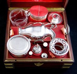 Directoire | Baptiste Jamez Paris 1798-1819 Coffret Necessaire De Voyage En Argent Massif Et Cristal