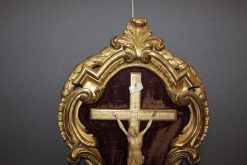 Art Sacre, Objets Religieux | Antiquités Christophe Rochet Christ En Ivoire Dans Son Cadre En Bois Dore