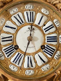 Horloges, Cartels | Isabelle Chalvignac Cartel En Bois Sculpte Dore Epoque Debut Louis Xv Vers 1730