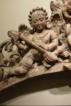 Directoire | La Crédence Arche En Bois Sculpte A Deux Anges Musiciens, Inde, Tamil Nadu 19E Siecle