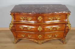 Regence | Antiquités Saint Jean Commode Tombeau Epoque Regence