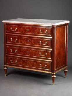 Louis Xvi | Galerie Delage Commode A Quatre Rangs De Tiroirs