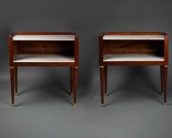 Louis Xvi | Galerie Philippe Guegan Paire De Tables A En-Cas Ou Tables De Chevet En Acajou Et Marble Blanc