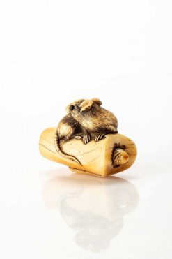 Arts D'Asie | Mastromauro Japanese Art Netsuke En Ivoire Figurant Une Souris Sur Une Bougie Renversee