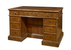 Louis Xv | Riccardo Moneghini Bureau Venitien En Noyer, 18E Siecle