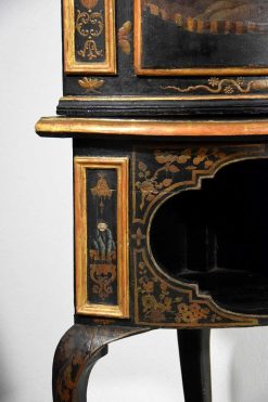 Louis Xv | Brozzetti Antichità Paire D'Encoignures En Bois Laque A Decor De Chinoiserie, Italie Milieu Du Xviiie Siecle