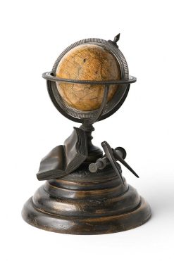 Collections | Subert Globe Terrestre Miniature. Newton & Son, Londres, Post 1833, Ante 1858