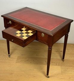 Louis Xvi | Sérignan Antiquités Petit Bureau De Boudoir A Evolution, De Jeux D'Epoque Louis Xvi Vers 1780