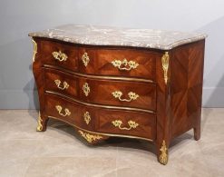 Regence | Gérardin et Cie Commode ''Tombeau'' Estampillee Louis Delaitre Epoque Xviiie