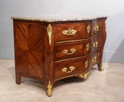 Regence | Gérardin et Cie Commode ''Tombeau'' Estampillee Louis Delaitre Epoque Xviiie