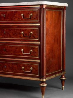 Louis Xvi | Galerie Delage Commode A Quatre Rangs De Tiroirs