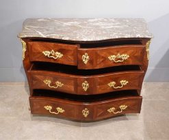 Regence | Gérardin et Cie Commode ''Tombeau'' Estampillee Louis Delaitre Epoque Xviiie