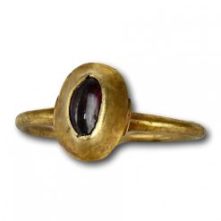 Bijouterie, Joaillerie | Matthew Holder Bague Etrier Medievale Sertie D'Un Grenat Cabochon, Angleterre 13E/14E Siecle