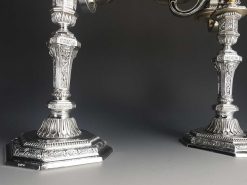 Luminaires | L'orfèvrerie lyonnaise Christofle - Paire De Candelabres En Metal Argente